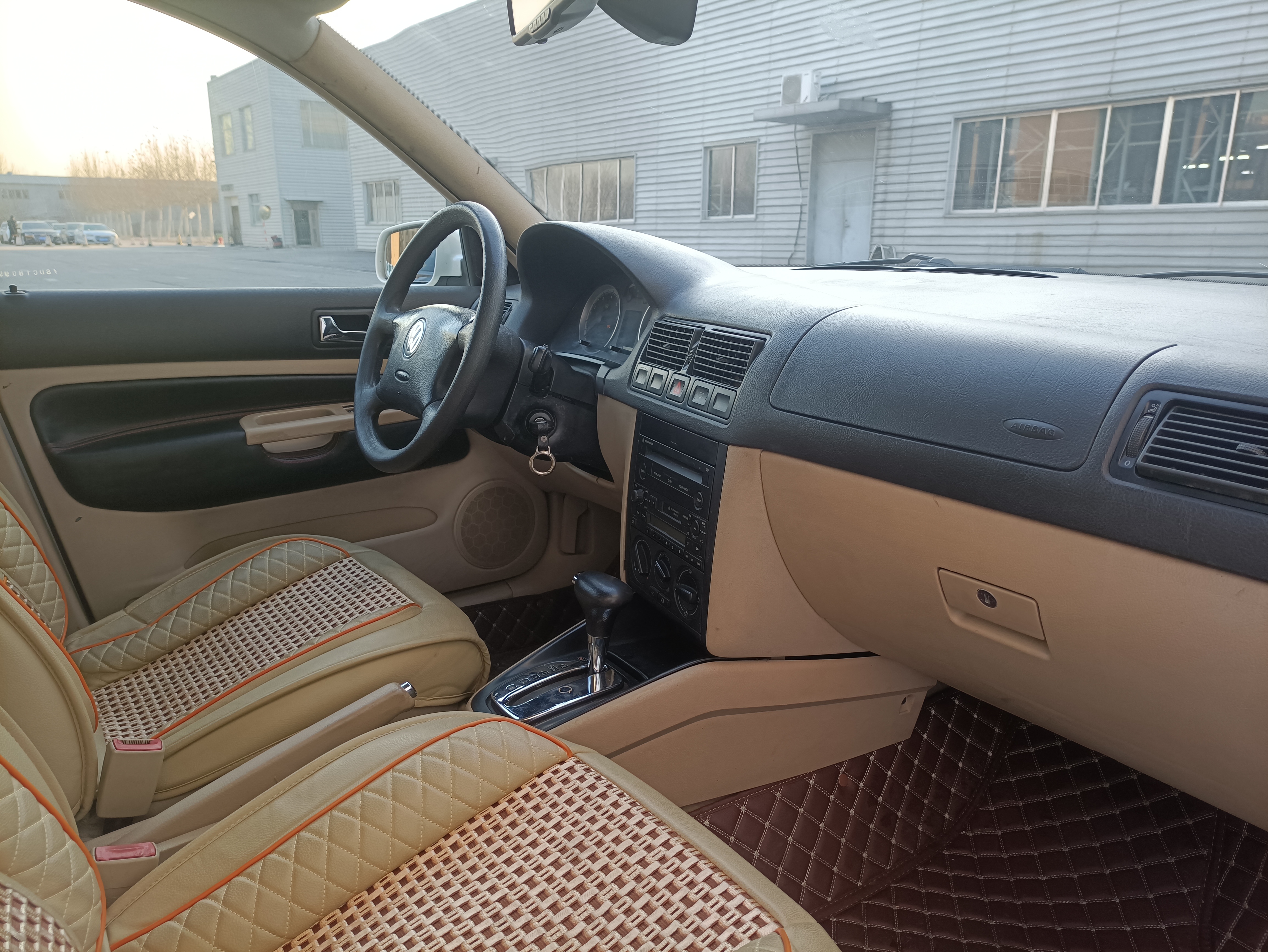 买高尔夫几代性价比高,买个二手高尔夫保值吗