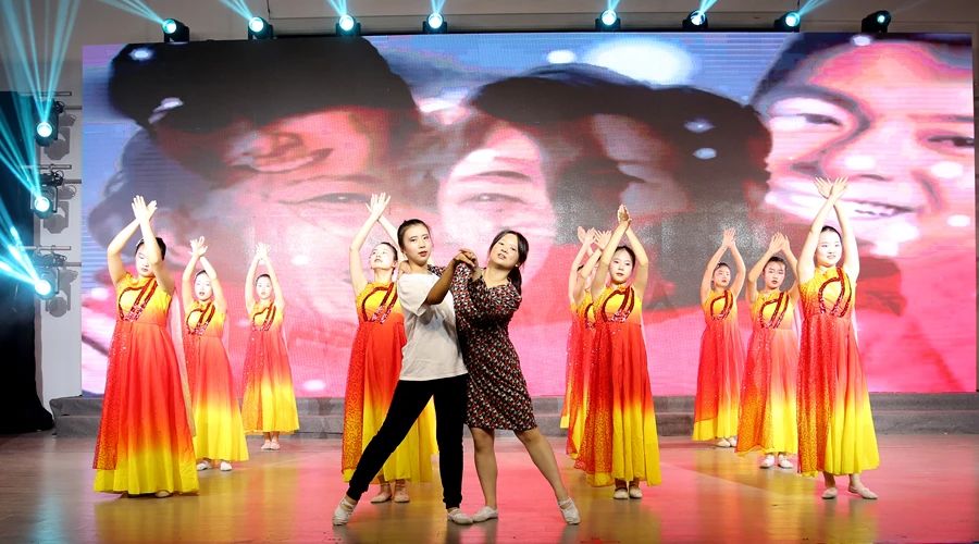 酷玩酷学艺术研学夏令营,酷学酷玩夏令营