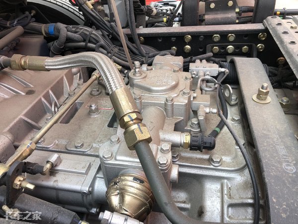 潍柴黄金动力链牵引车,砂石料专用牵引车