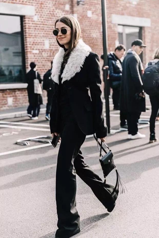 同事穿了一件新的大衣,皮草怎么穿不胖中长款