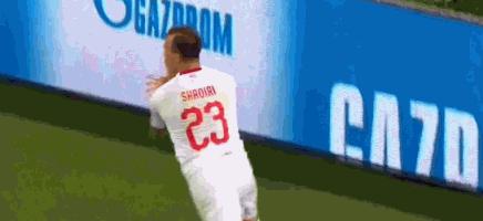 鼻血警告！掀起你的球衣来，盘点绿茵场五大肌肉男