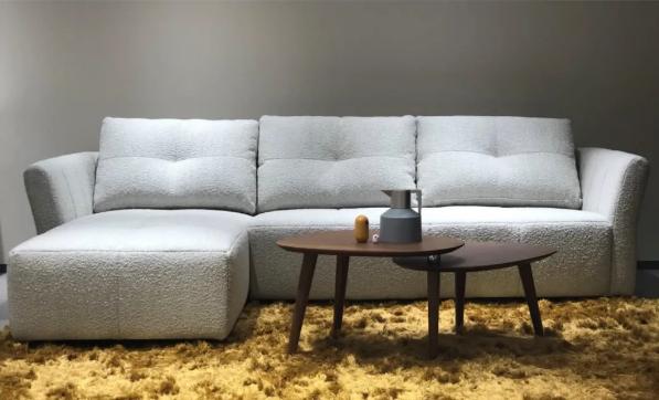 为了坐得舒适如何挑选一个好沙发,温馨的家关键在于选合适的沙发