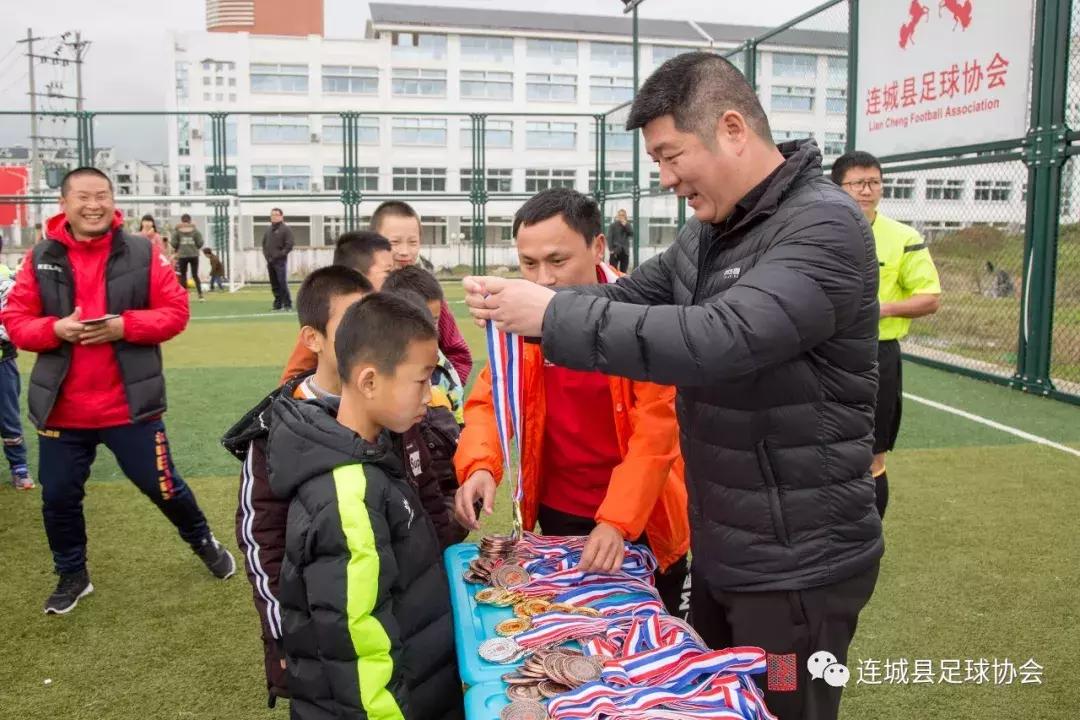 冠豸山旗舰足球俱乐部,冠豸山足球队