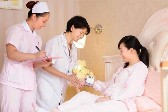 干保姆月嫂照顾老人哪个行业好,请月嫂还要老人帮忙吗