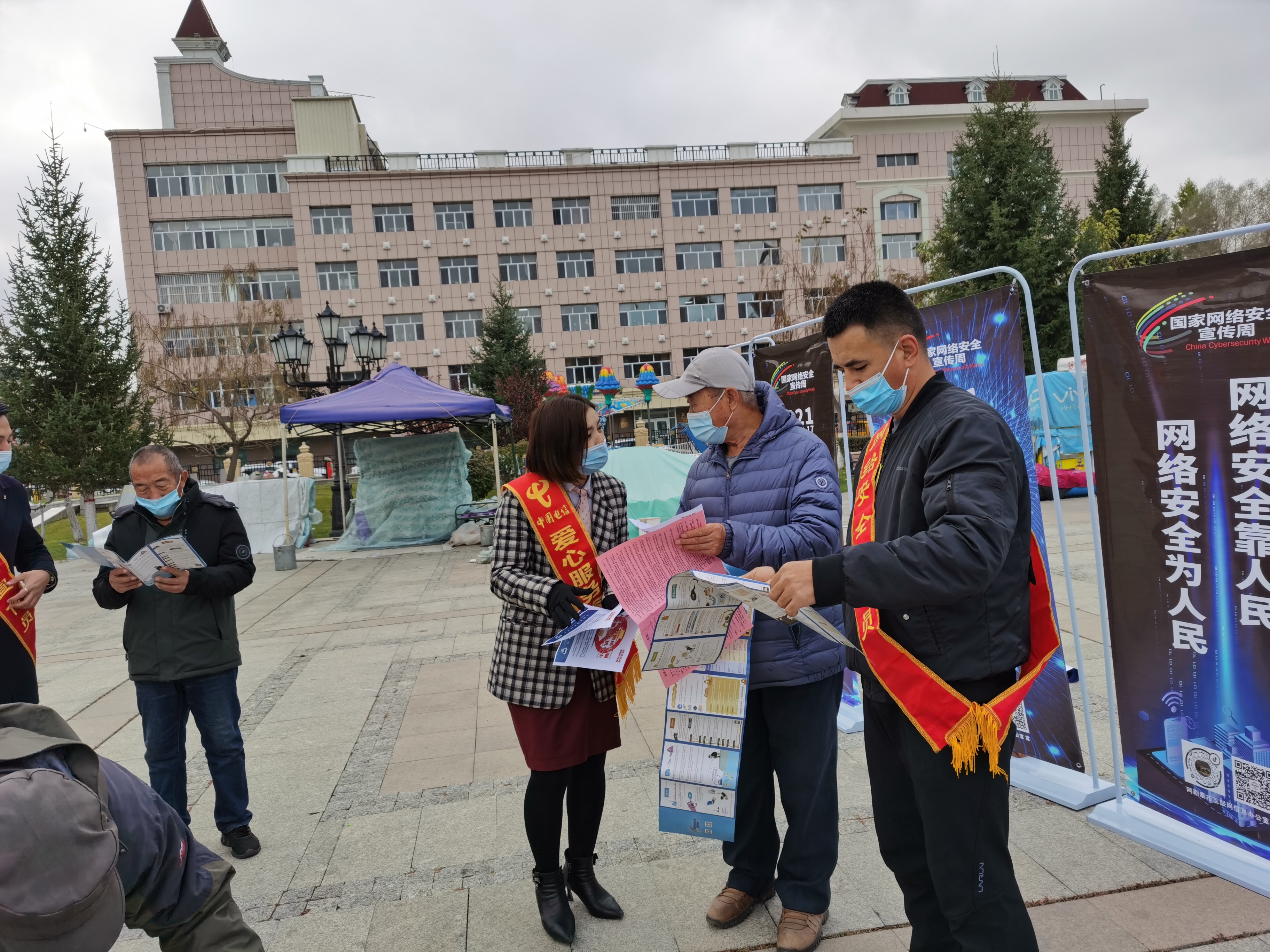 老人享受智慧新生活很难？网友：这届老baby不要太6！