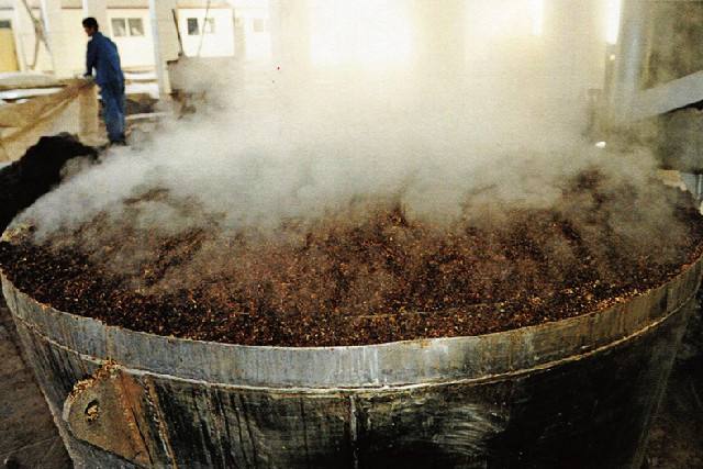 酱香酒的酿造成本为什么如此之高,正宗酱香酒的标准是什么酱香酒