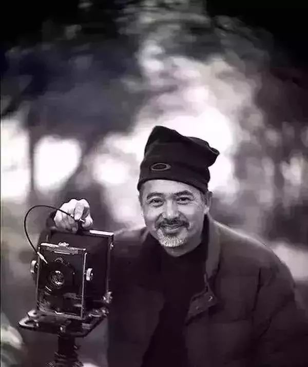 182的身高，迷人的微笑。一等的人品，一等的演技。他就是发哥