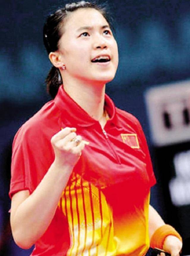 31岁“黑道老大”爱上乒乓女冠军，妻子患癌不离不弃，12年甜