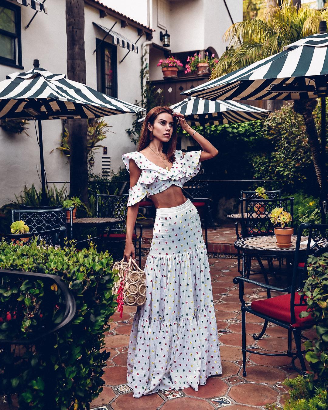 颜色鲜艳包臀裙半身裙中长款,包臀裙也可以穿得很美