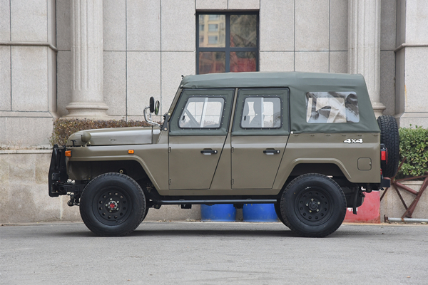 汽车界的活化石,北京汽车制造厂BJ212图片