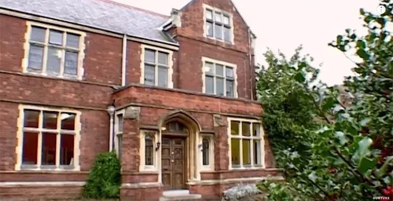 没有大人管的小孩子,没有大人管的孩子