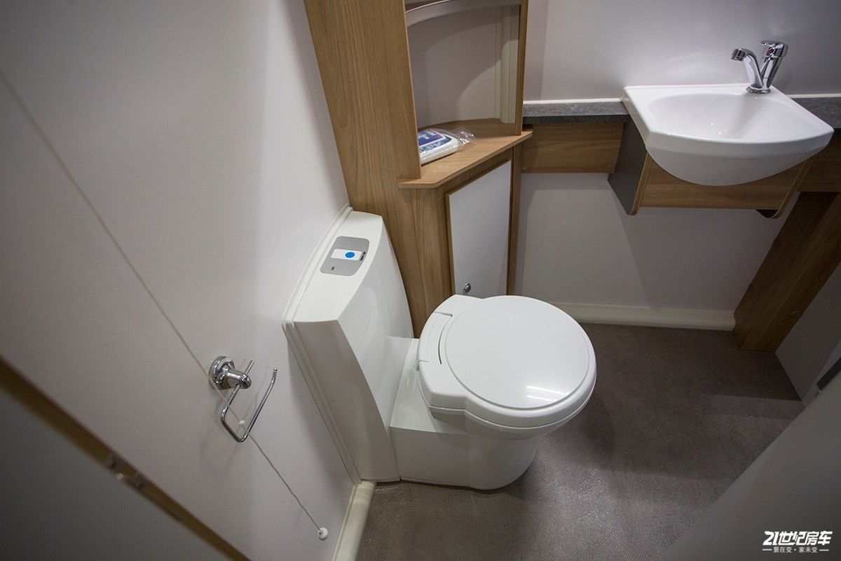 英国百丽d4,发现4拖挂式房车