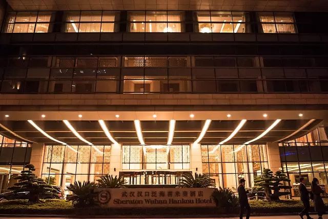 武汉豪车的视频,武汉最豪停车场