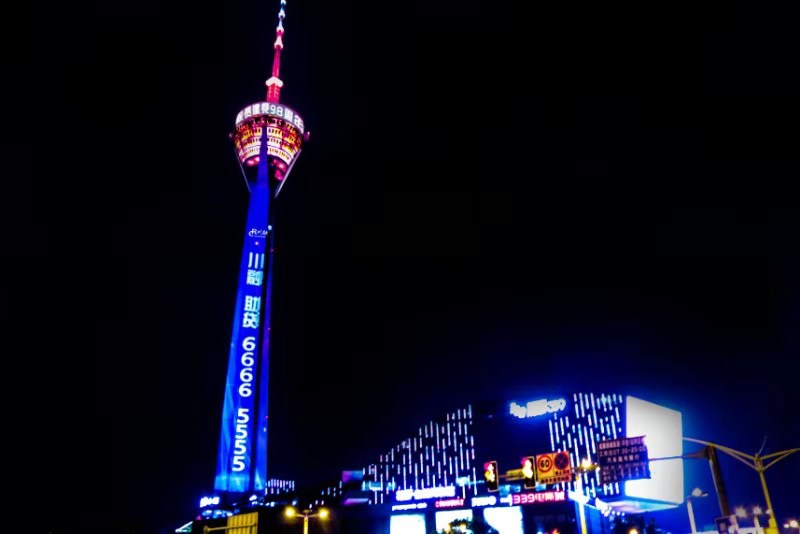 专业助贷机构川融点亮成都339电视塔