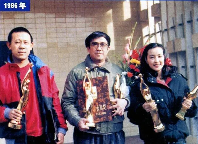 姜文情史：被人堵在屋里写具过书，写完后又加了五个字，令人唏嘘