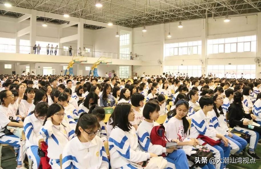 潮汕哪个学校校服最好看,潮汕校服排名前十