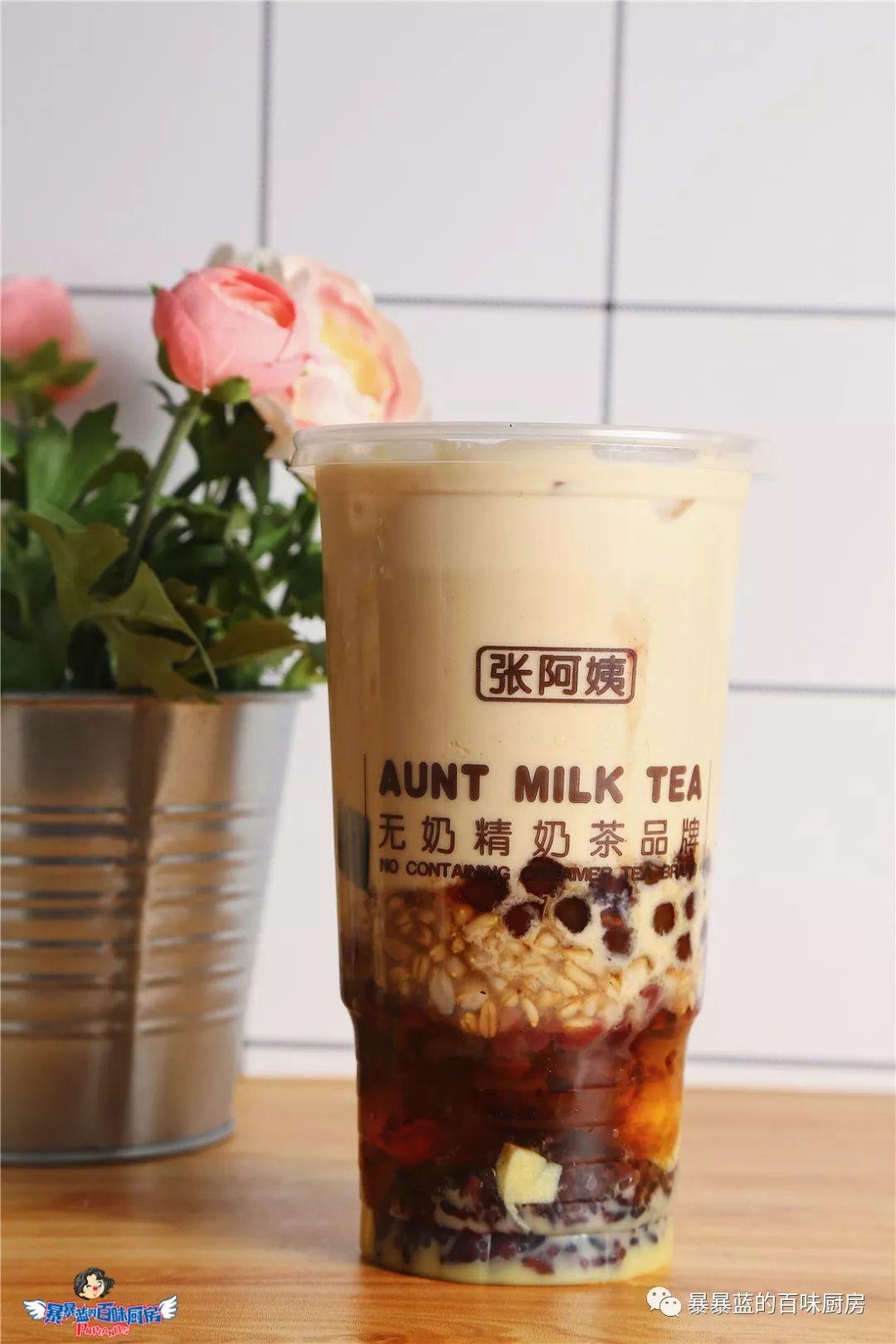 1杯奶茶10种底料25块钱抱着喝！立刻给我上车！（喊破喉咙）