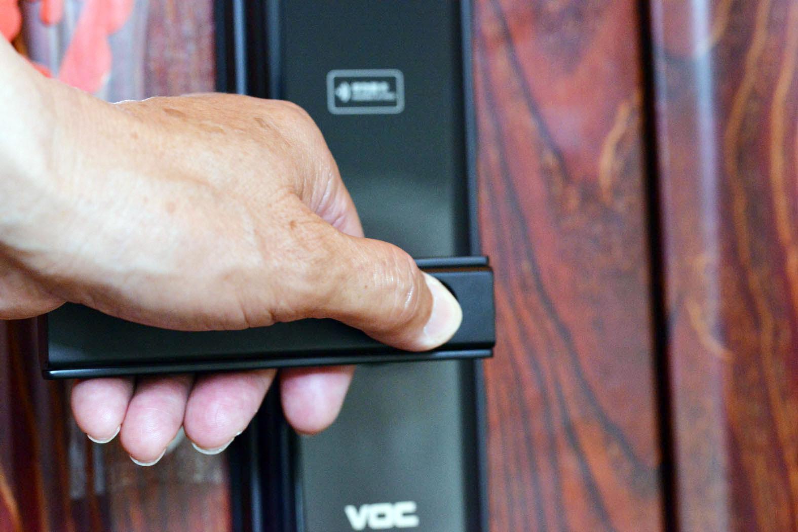 没带钥匙智能门锁,没带钥匙有办法开锁嘛