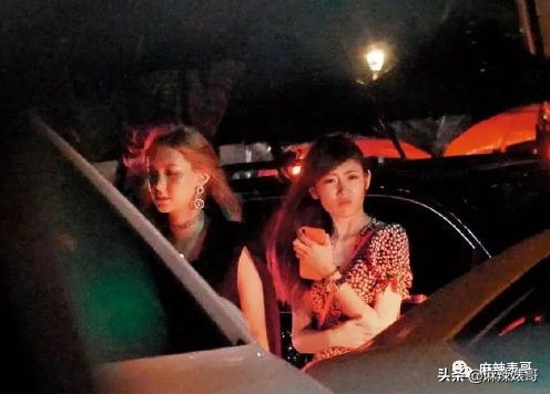 老公夜会嫩模转1万，小S却一个包背10年，这婚姻好不好她不知道？