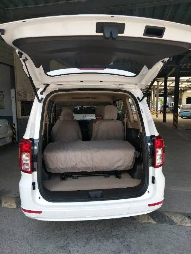 想买个二手五菱宏光,一查价格,竟然要这么多钱?