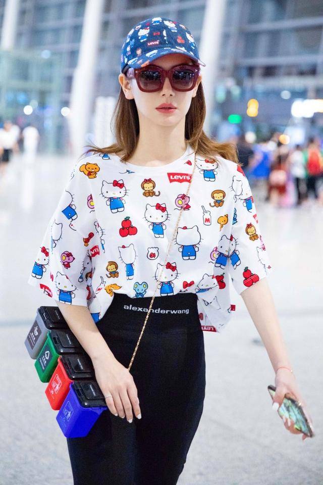 “垃圾分类包”已经失宠,今年冬天流行“千鸟格包”,实用又洋气