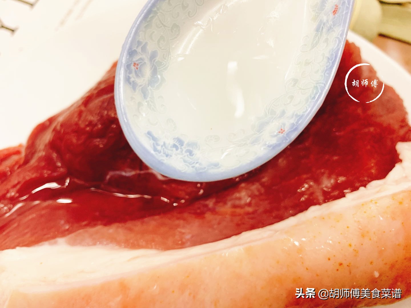 为什么冻肉不能用冷水泡,不管冻肉多硬