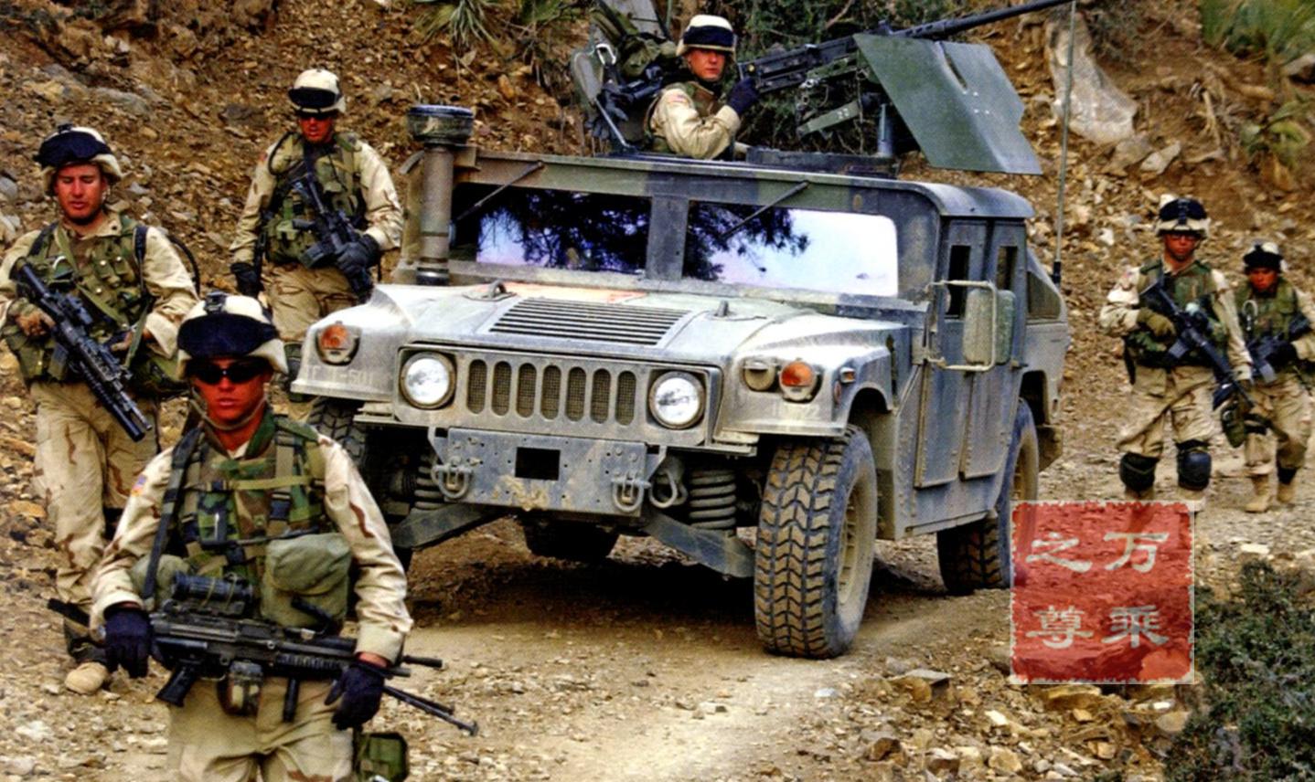 悍马装甲车军事,五千万的悍马越野车有多气派