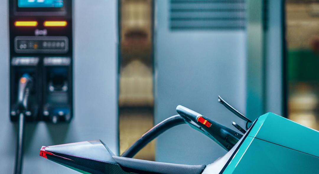 国人制作机器人,国产首款“可拆装电摩”来了