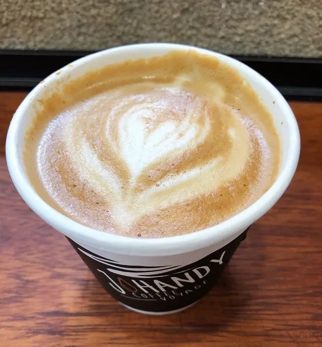 咖啡没有水的包容性，别什么都加进去：龟苓膏、咸柠七…