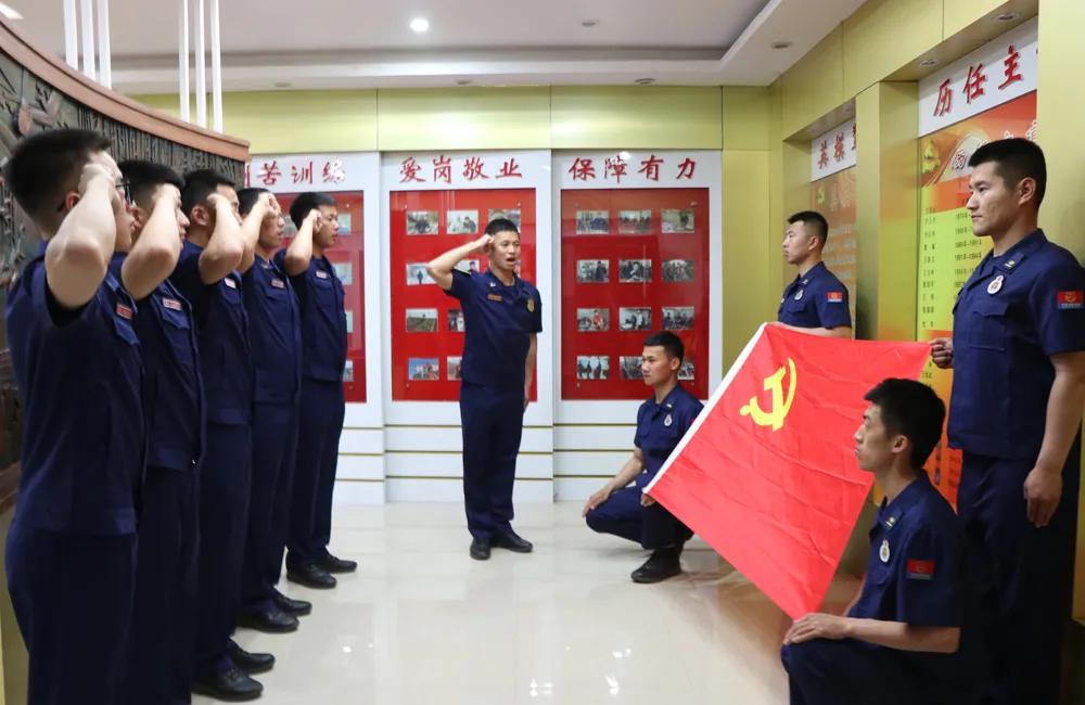 学*党**史践初心|东极火焰蓝活用“小举措”让*党**史学习教育“热起来”