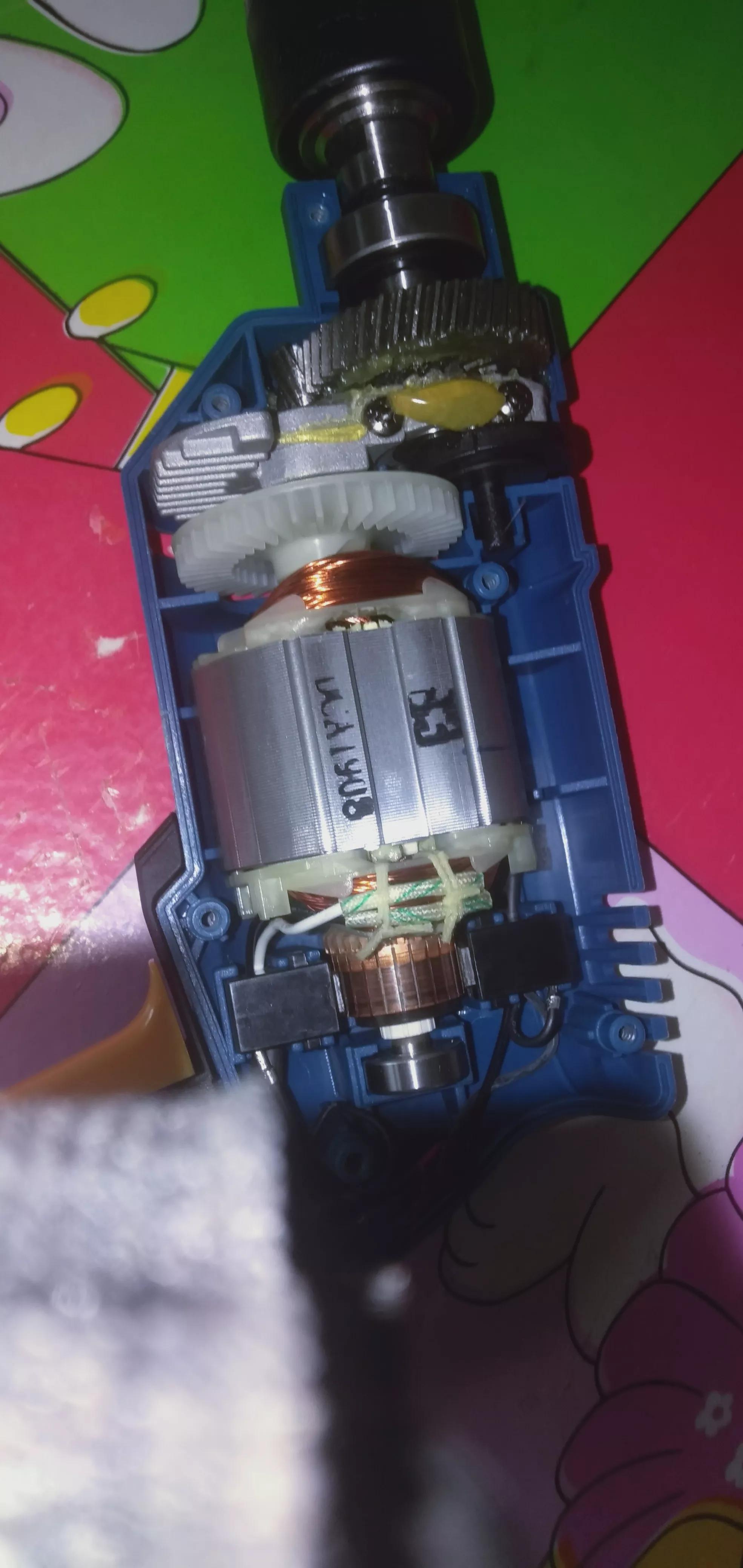 手电钻前面的夹头构造及更换,晶思达手电钻开关总成内部构造