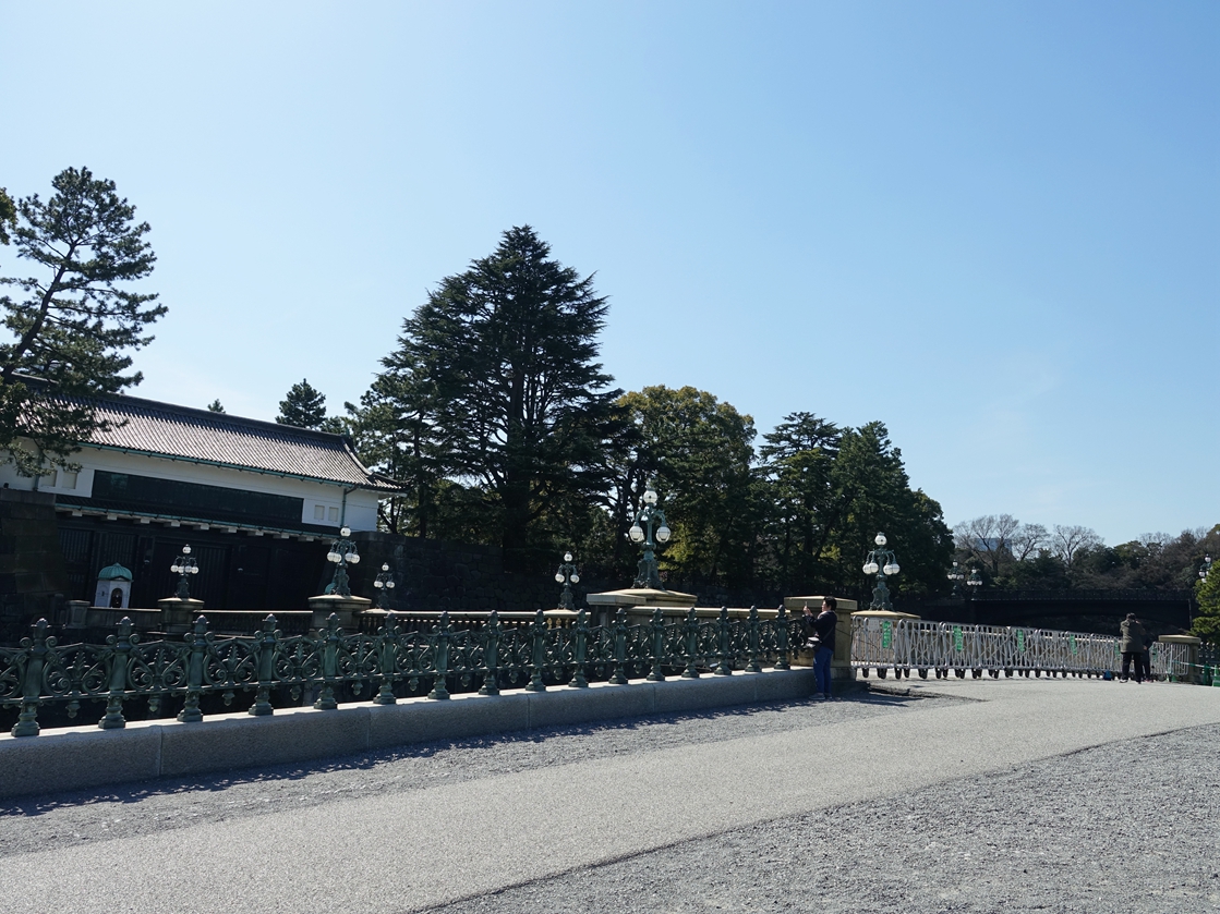 日本皇宫的屋顶为什么是绿色的,日本皇宫为什么这么简陋