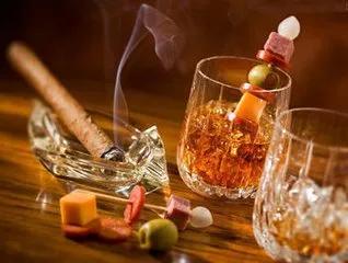 带钱过海关会被没收吗,过海关被带进小黑屋