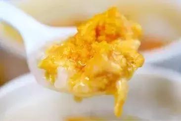 新加坡这些咸蛋黄食品好吃到流口水，制作方法奉上