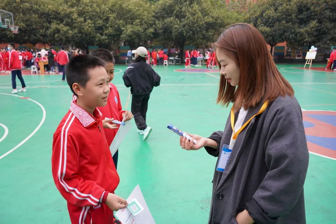 追梦，从新世纪外国语开始！小学职业规划教育，照亮孩子人生航途