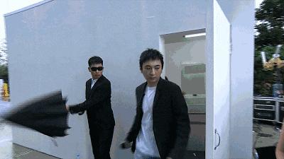 新娘开心的搞笑视频,搞笑gif开心一刻女司机上车