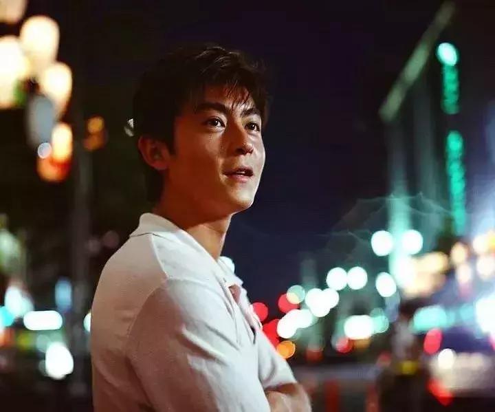 罗永浩为什么请陈冠希代言,罗永浩陈冠希