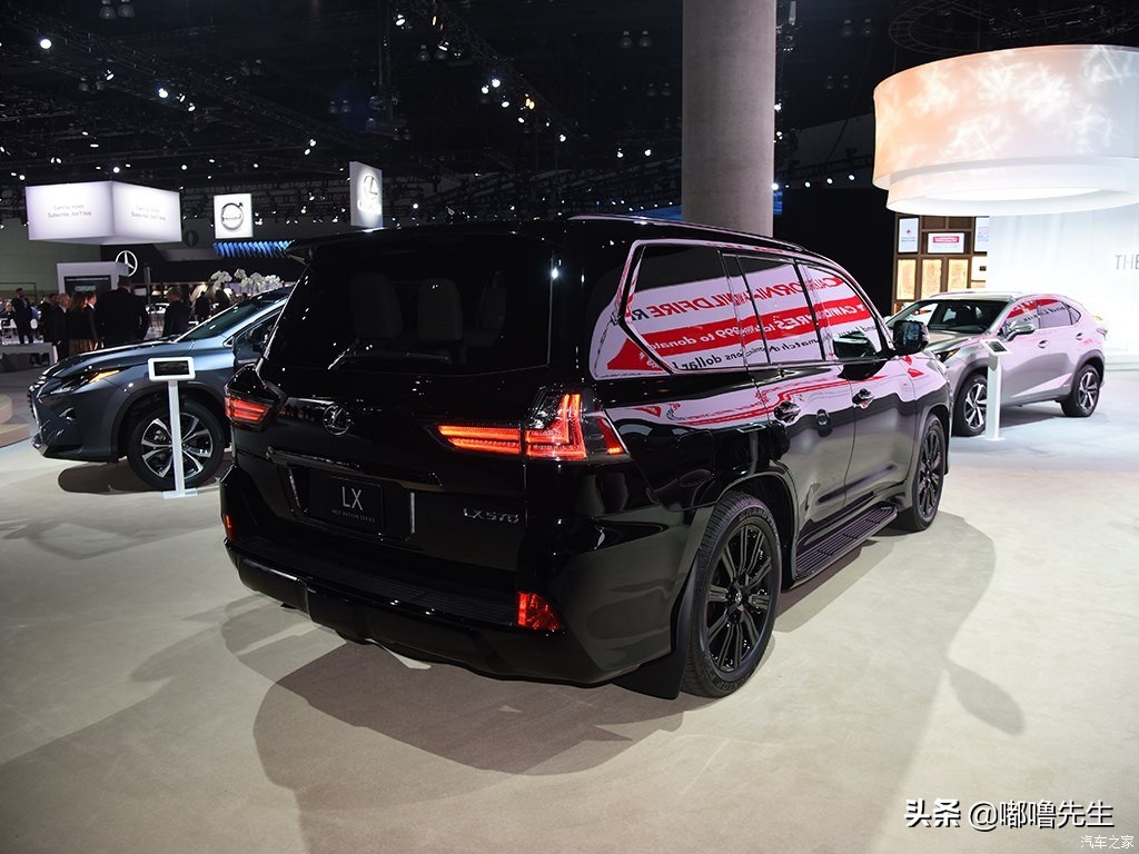 军绿色雷克萨斯lx570最顶配,雷克萨斯lx570坦克掉头沙漠