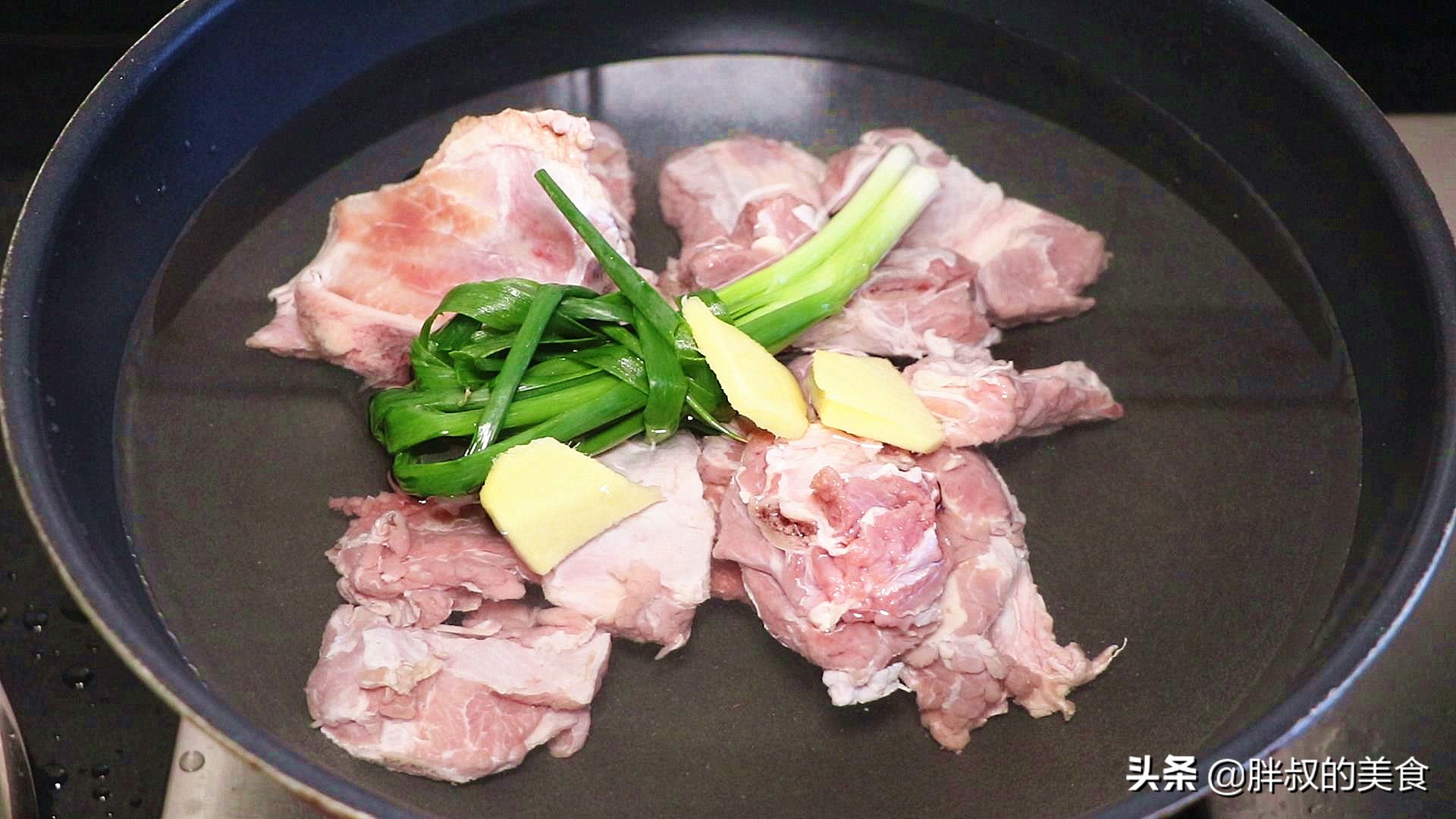 最好喝的牛骨汤做法,简单的牛骨汤家常做法