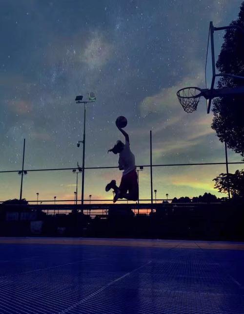 致逝去的青春和热爱篮球的岁月,我从来没有放弃过对篮球的热爱