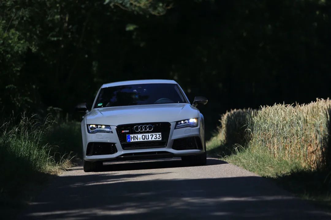 燃油车的魅力奥迪rs7,中国首台奥迪rs7-r