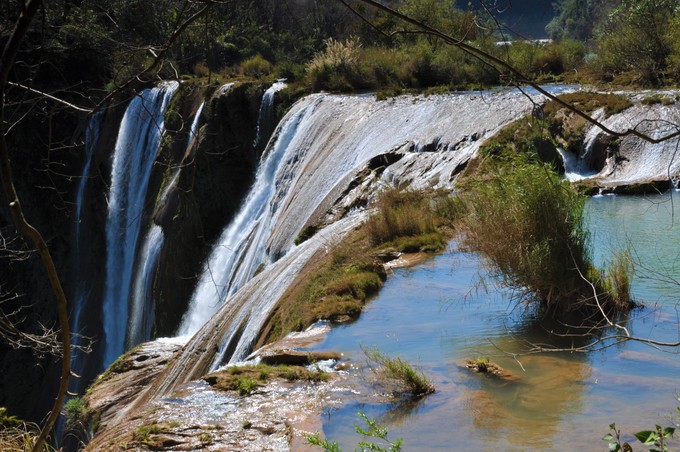 走进春天走进桃花盛开的地方,云南罗平金色花海之旅