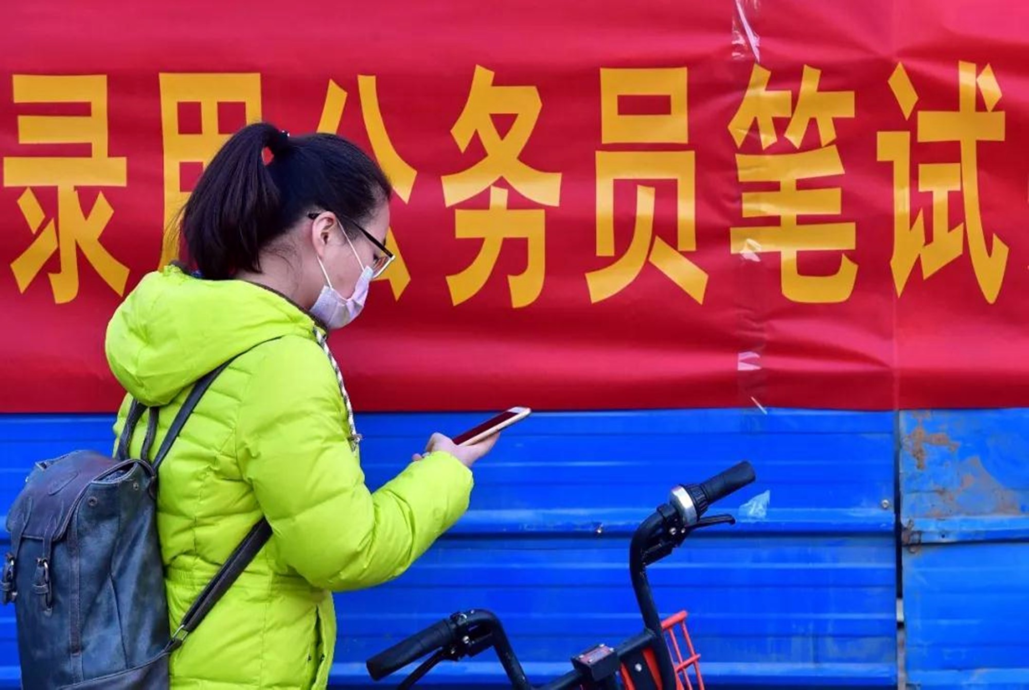 大专生毕业后的出路在哪里,大学生毕业后的工作去向有哪些