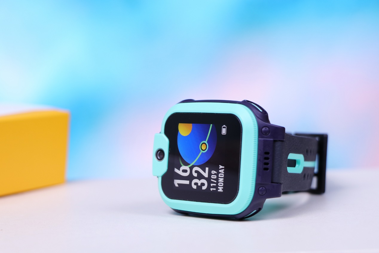 小天才4g通话手表,小天才智能儿童4g电话手表z6s
