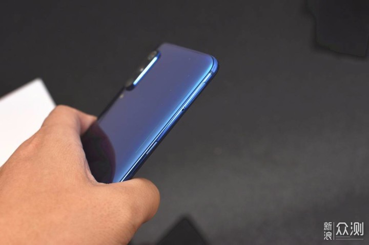 小米9对比苹果8p,小米9对比一加7