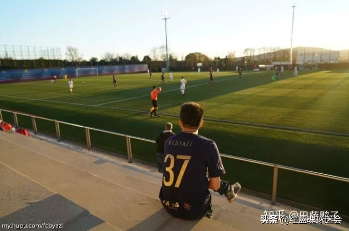 分享如何甘伯城蹲巴萨球员