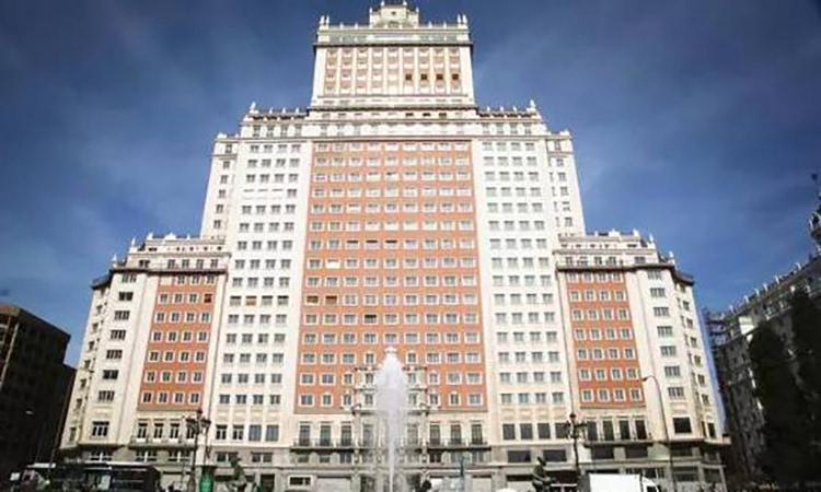 曾经风光无限的企业如今没落,曾经繁华的万达广场冷冷清清