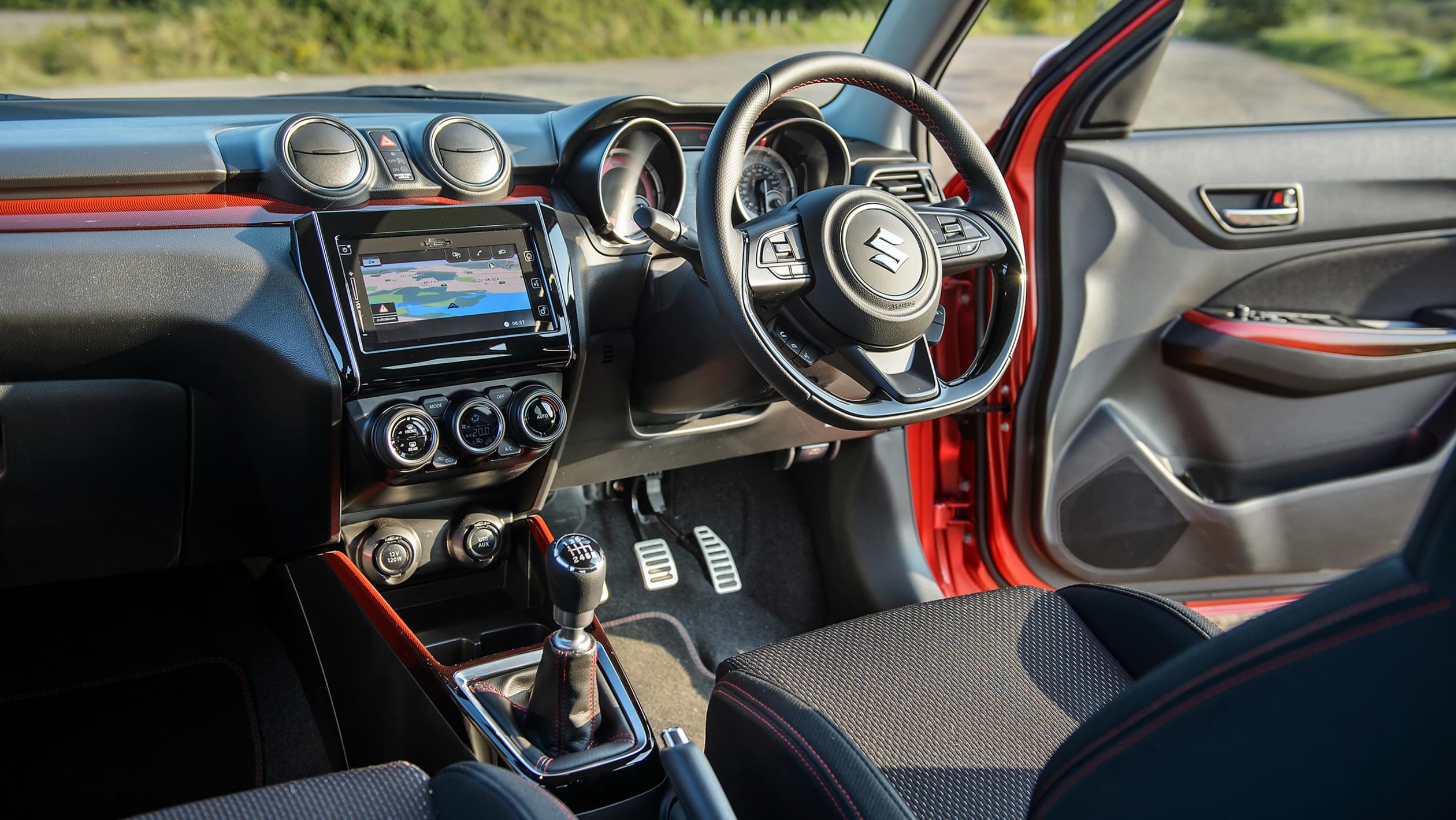 铃木速翼特2005款1.3自动五门版,铃木速翼特2014款1.6cvt