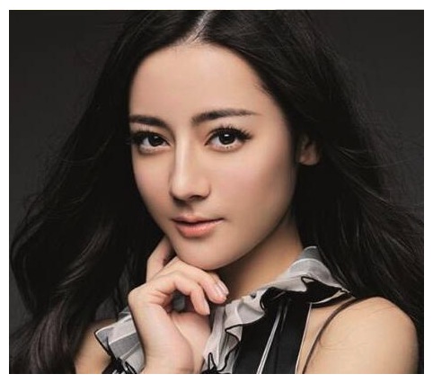 赵丽颖杏仁眼,范冰冰桃花眼,网友:都不及她一千两百度近视眼