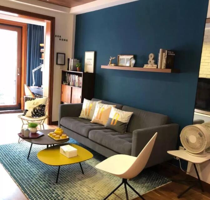 没想到演过《小时代》的她居然这么”穷“,房子都没顾里衣帽间大